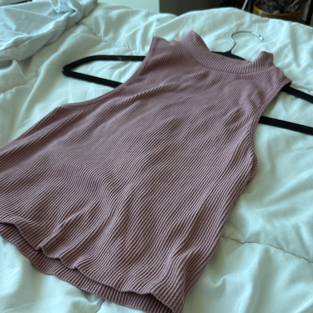 Elegant Mauve Ribbed Mock Neck Tank Top